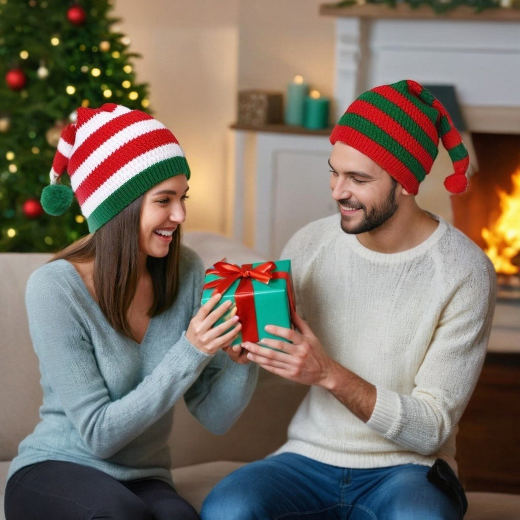 Hats - 6 pieces - Santa hats - Three styles of Santa hats - One size - Unisex - Christmas accessories/decorations