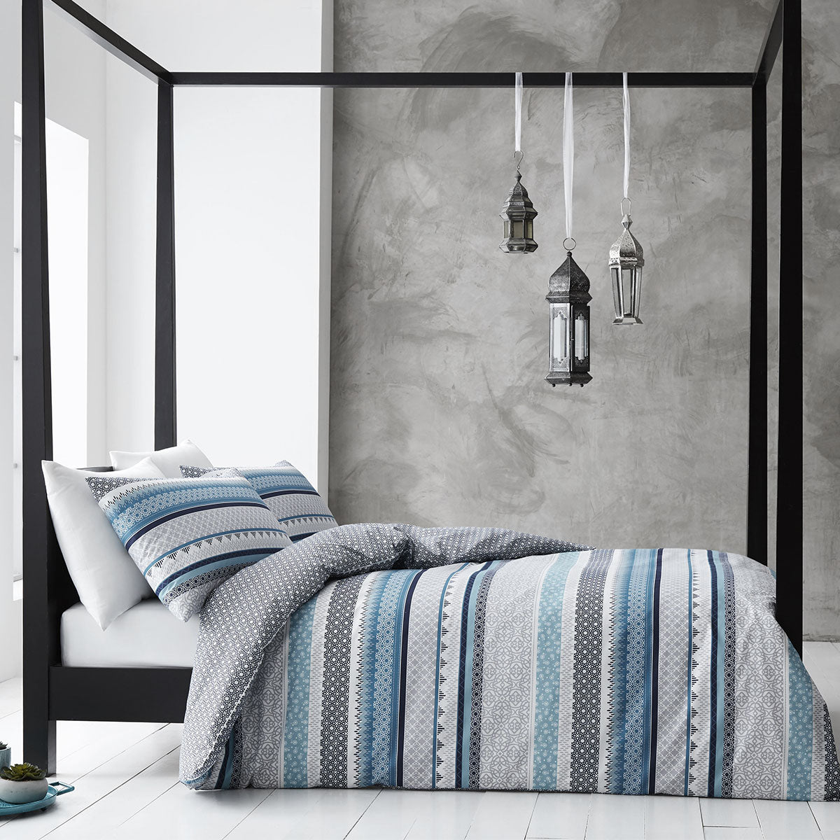 GABRIELLE BLUE QUILT COVER SET QUEEN