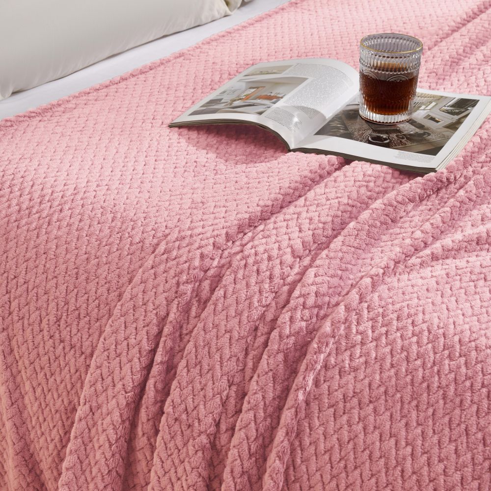 JACQUARD FLANNEL THROW BLANKET PINK