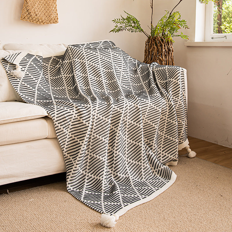 DIAMOND PATTERN THROW BLANKET BLACK