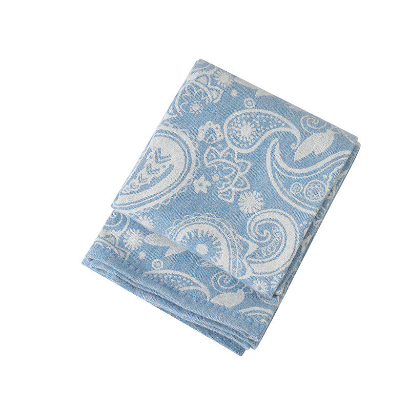 JACQUARD PAISLEY THROW BLANKET BLUE